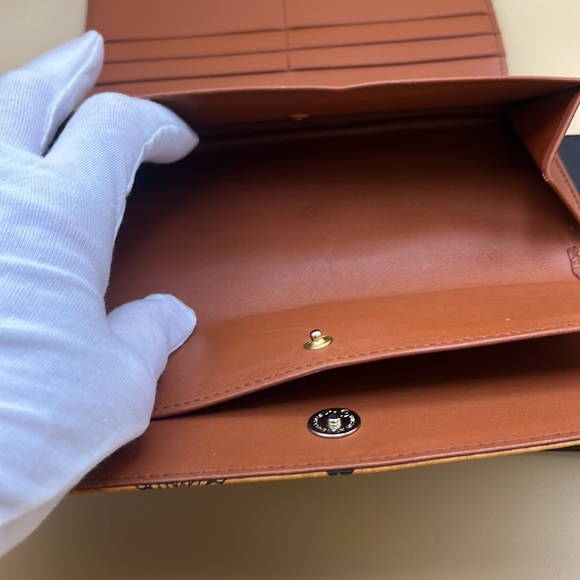 MCM Visetos Wallet and Glasses Bundle - Picture 9 of 14